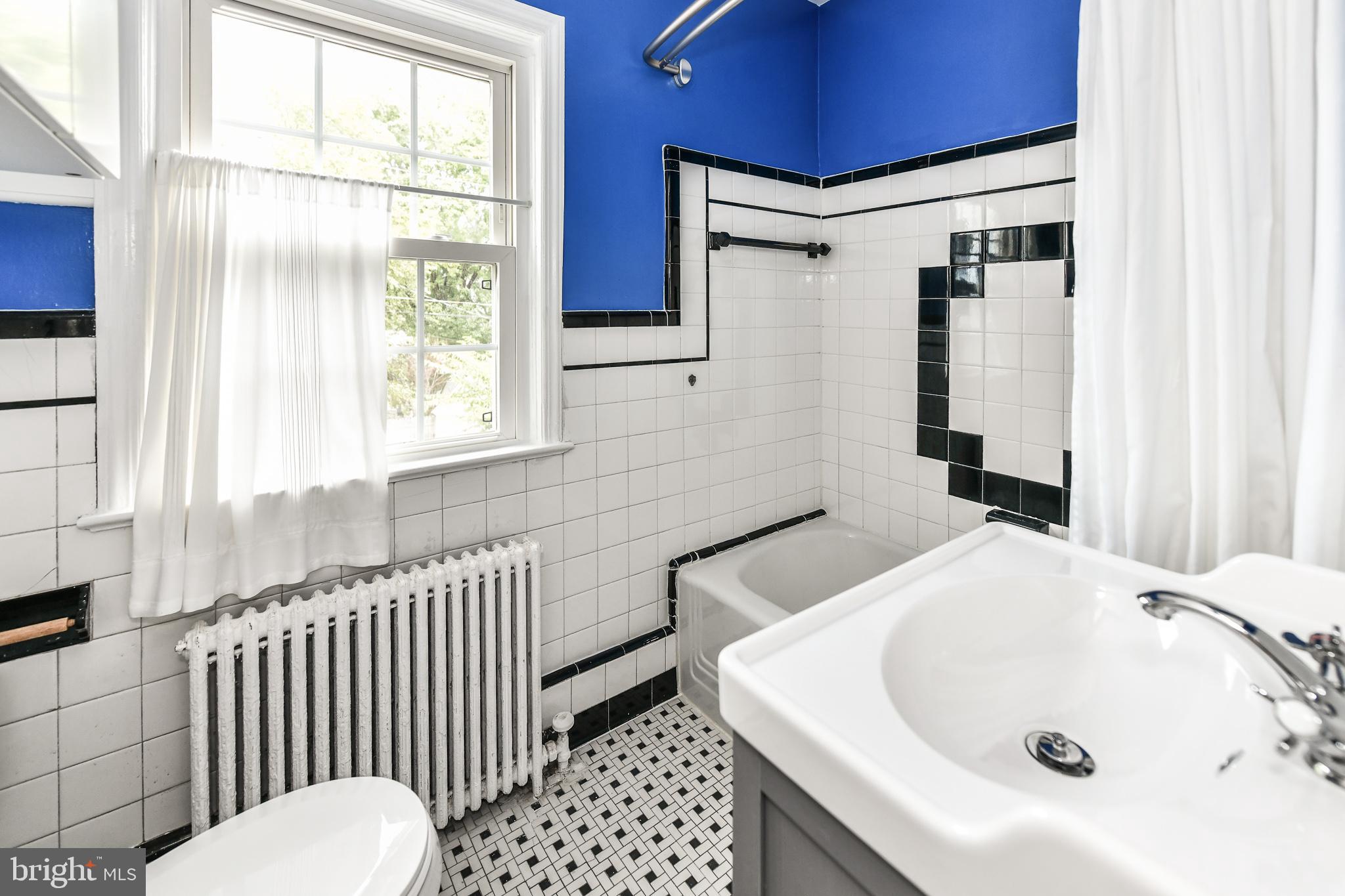 ADDISON HEIGHTS - Residential Lease