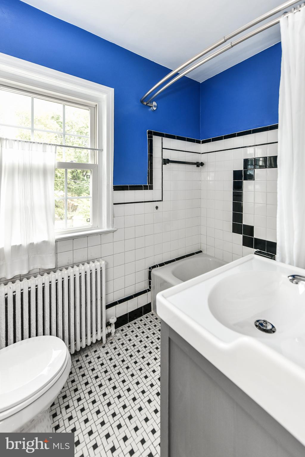 ADDISON HEIGHTS - Residential Lease