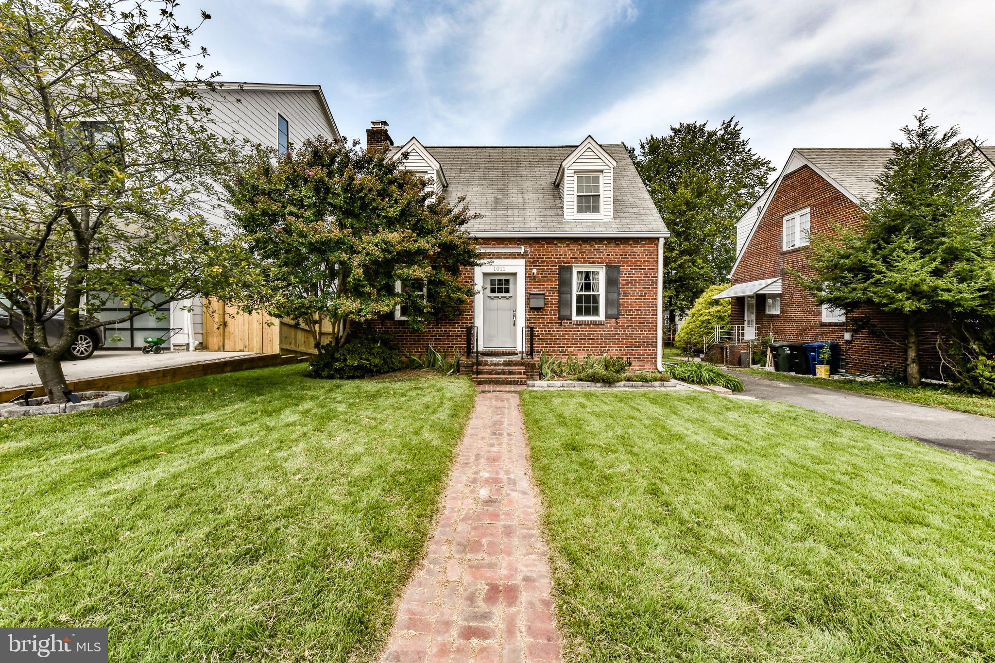 ADDISON HEIGHTS - Residential Lease