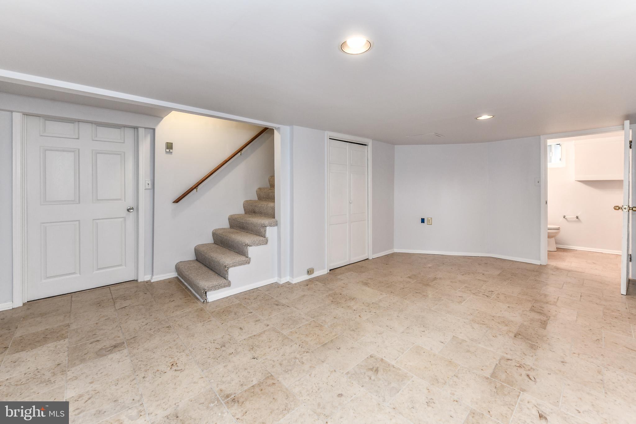 ADDISON HEIGHTS - Residential Lease