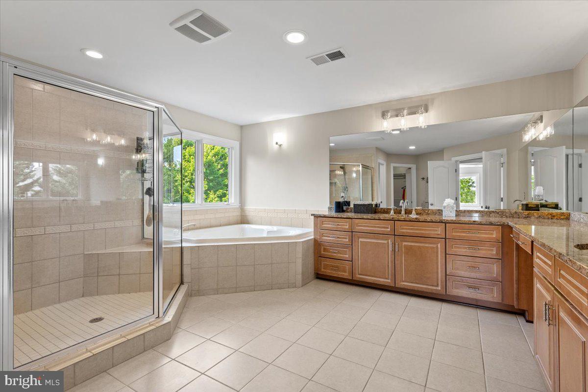 RED CEDAR WEST - Residential