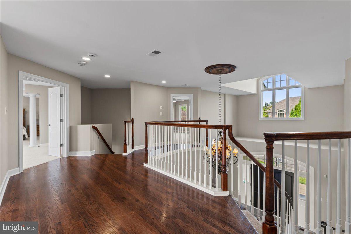 RED CEDAR WEST - Residential