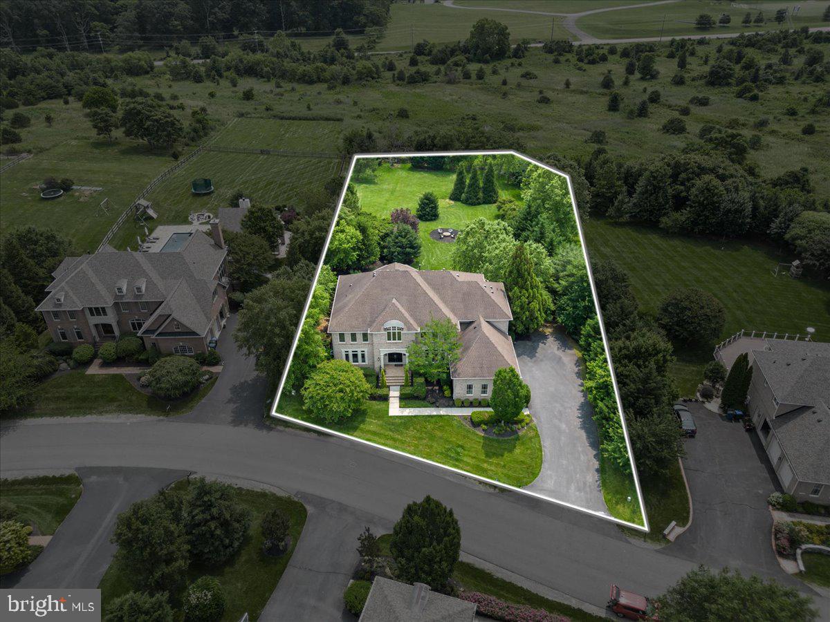 RED CEDAR WEST - Residential