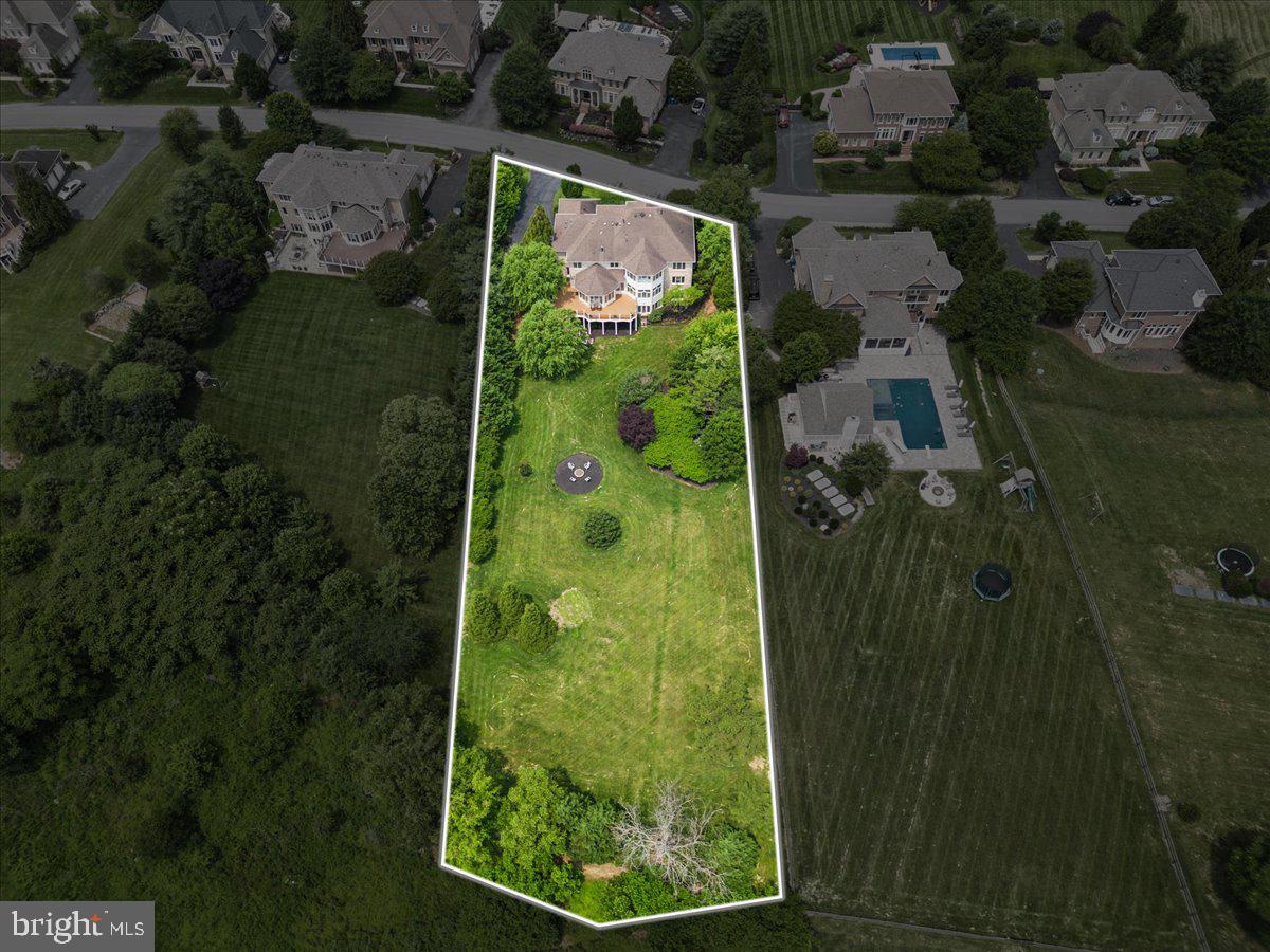 RED CEDAR WEST - Residential