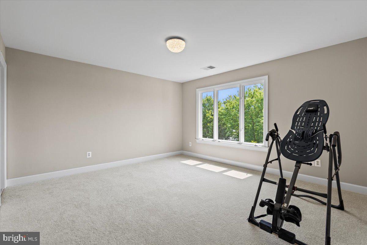 RED CEDAR WEST - Residential