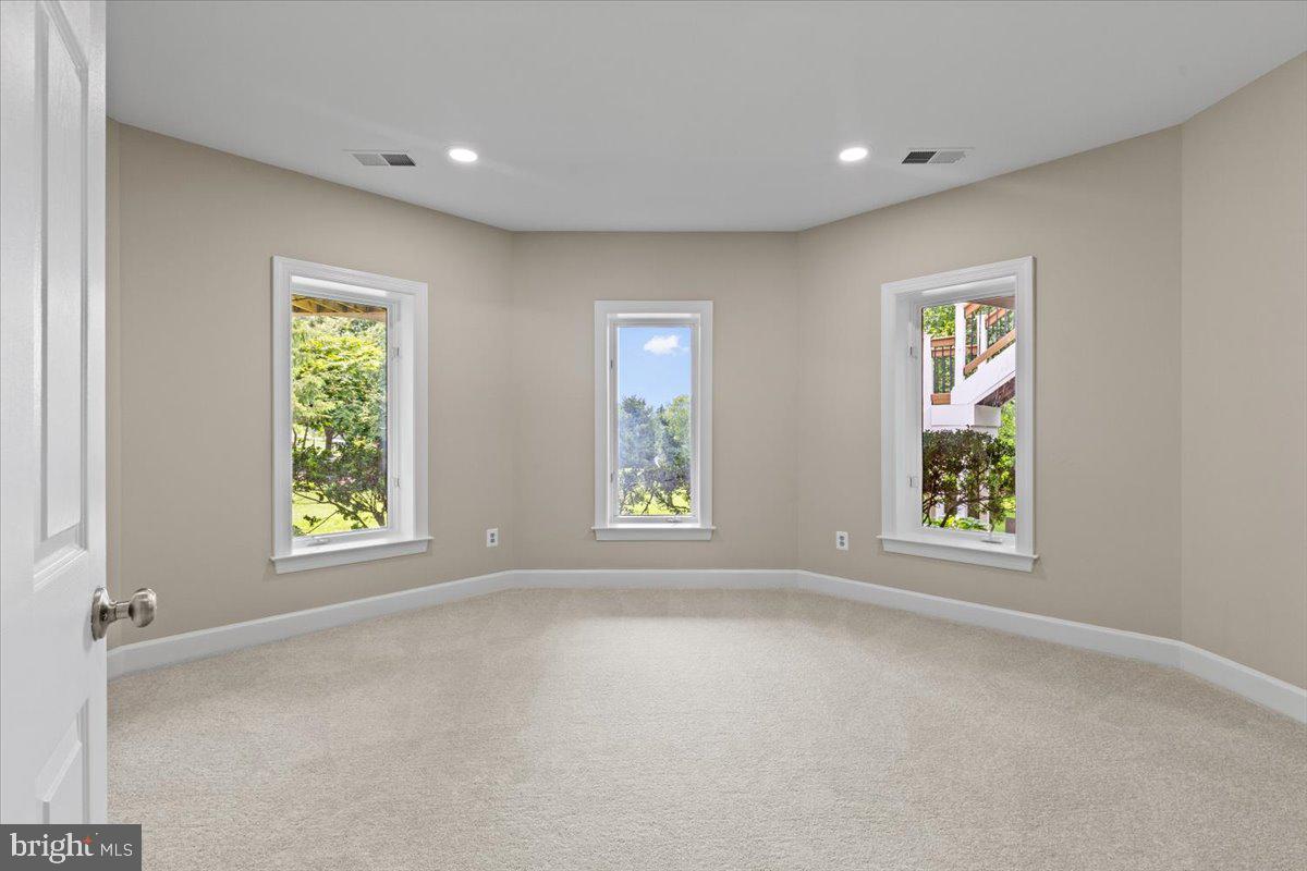 RED CEDAR WEST - Residential