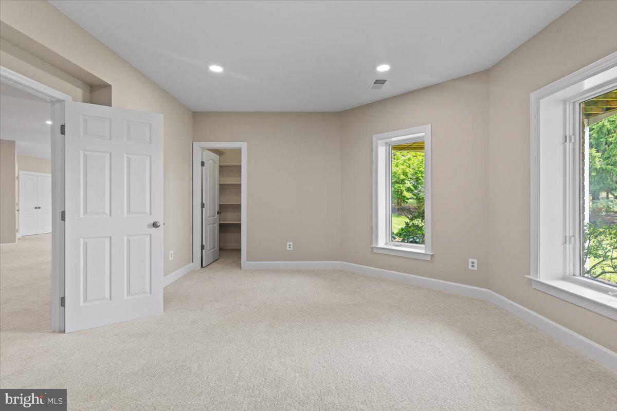 RED CEDAR WEST - Residential