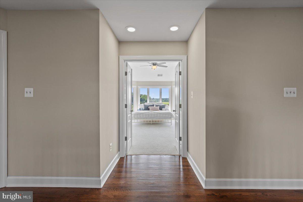 RED CEDAR WEST - Residential