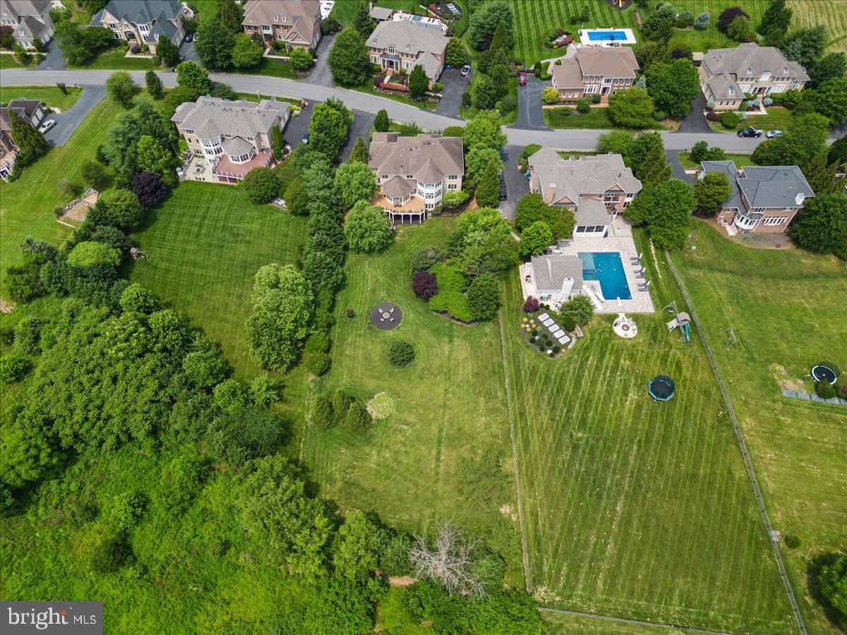 RED CEDAR WEST - Residential