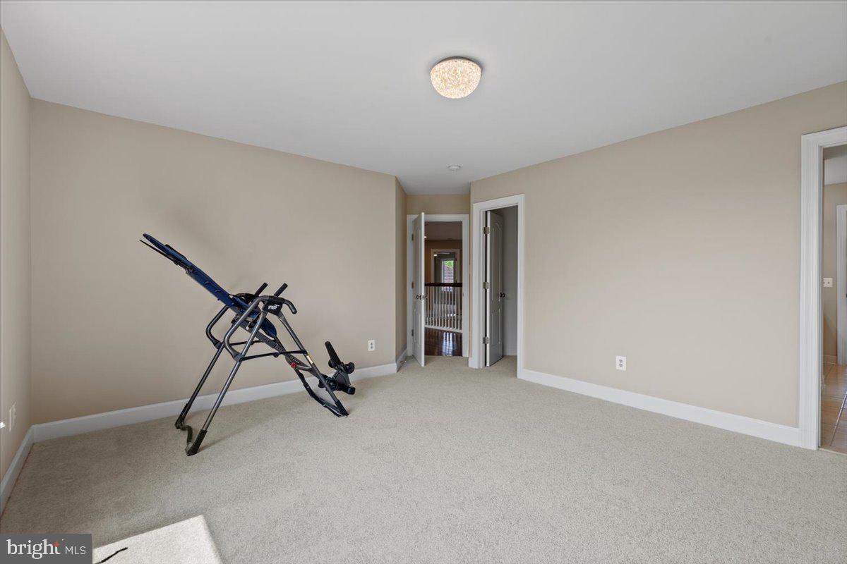 RED CEDAR WEST - Residential