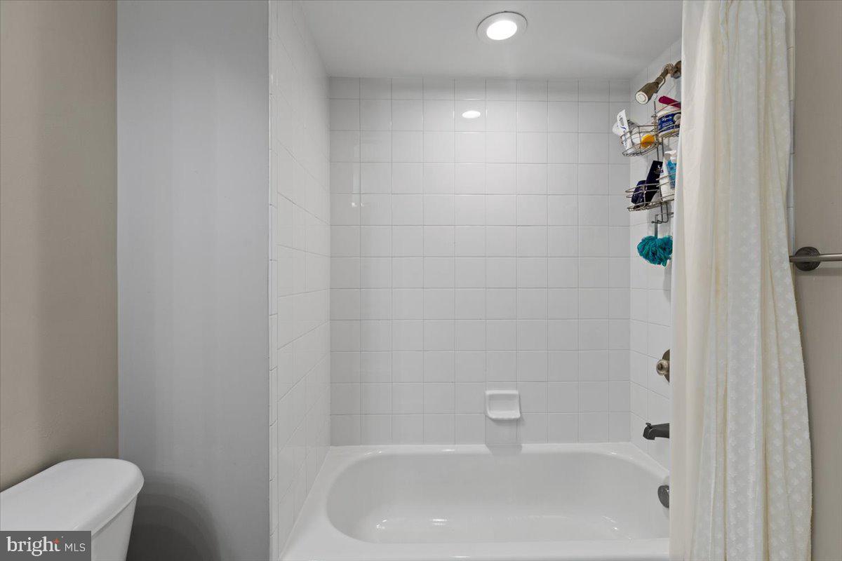 RED CEDAR WEST - Residential