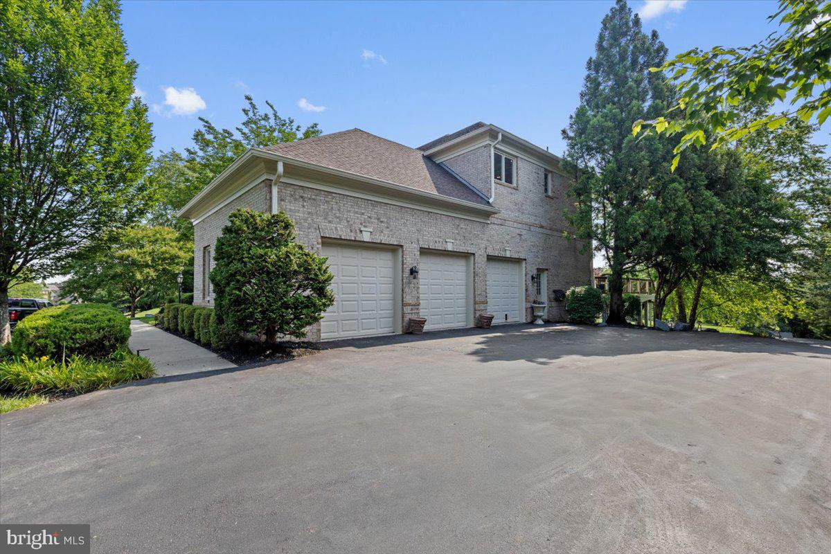 RED CEDAR WEST - Residential