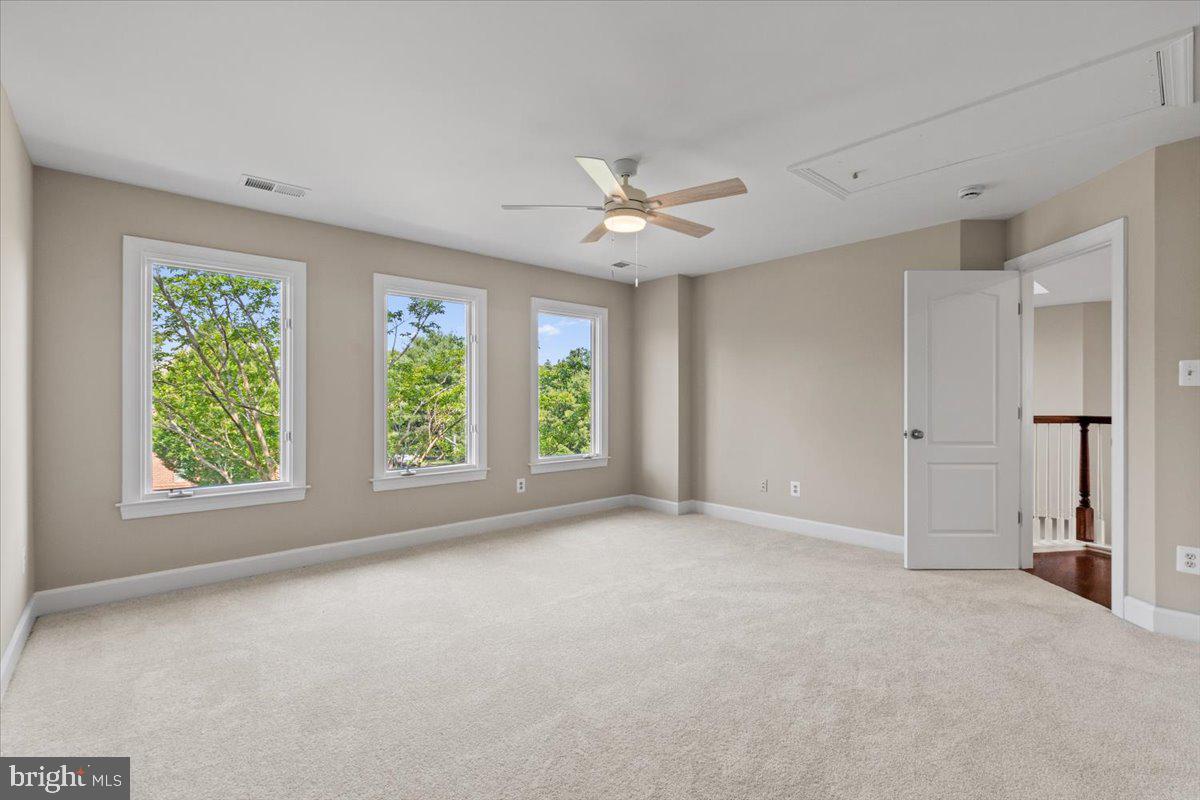 RED CEDAR WEST - Residential