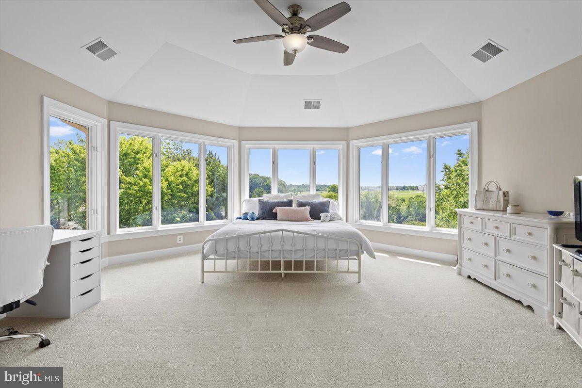 RED CEDAR WEST - Residential