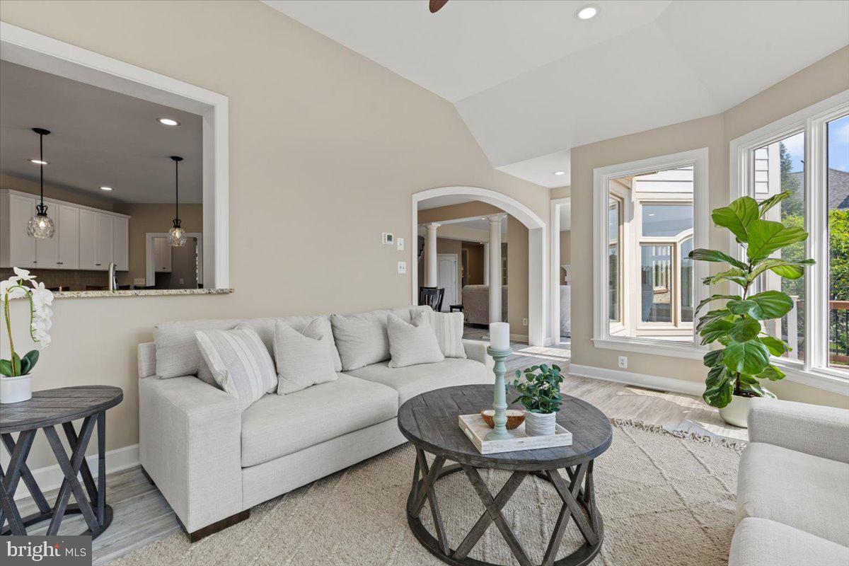 RED CEDAR WEST - Residential