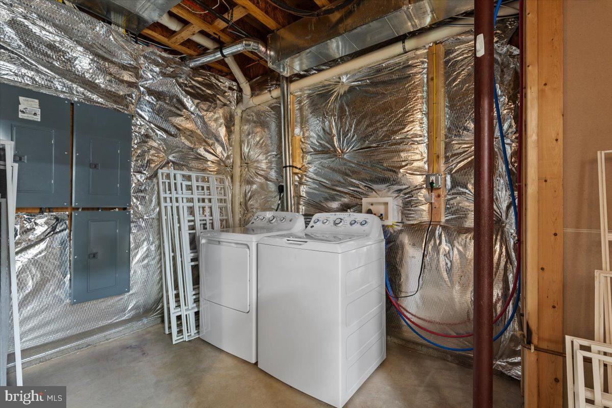 RED CEDAR WEST - Residential