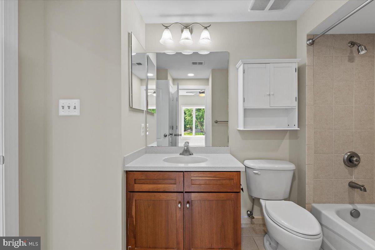 RED CEDAR WEST - Residential