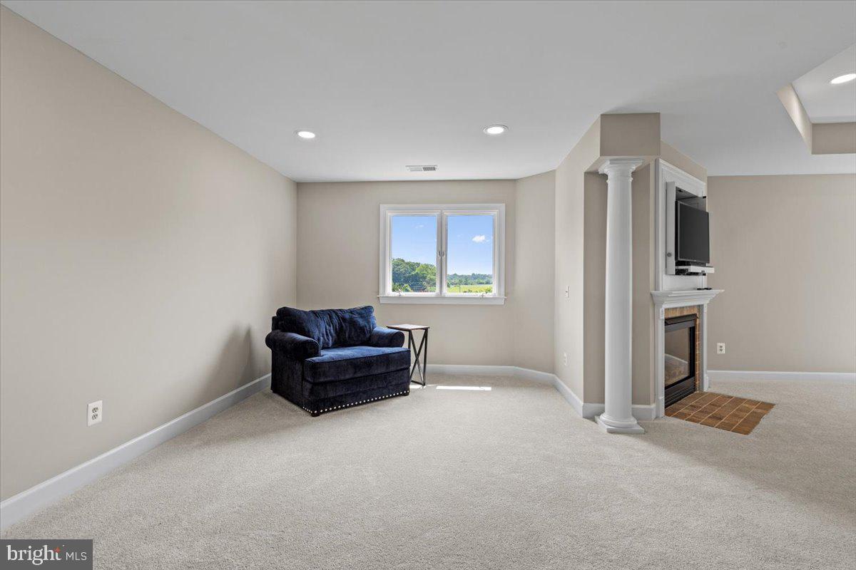 RED CEDAR WEST - Residential