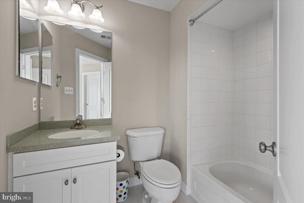 RED CEDAR WEST - Residential