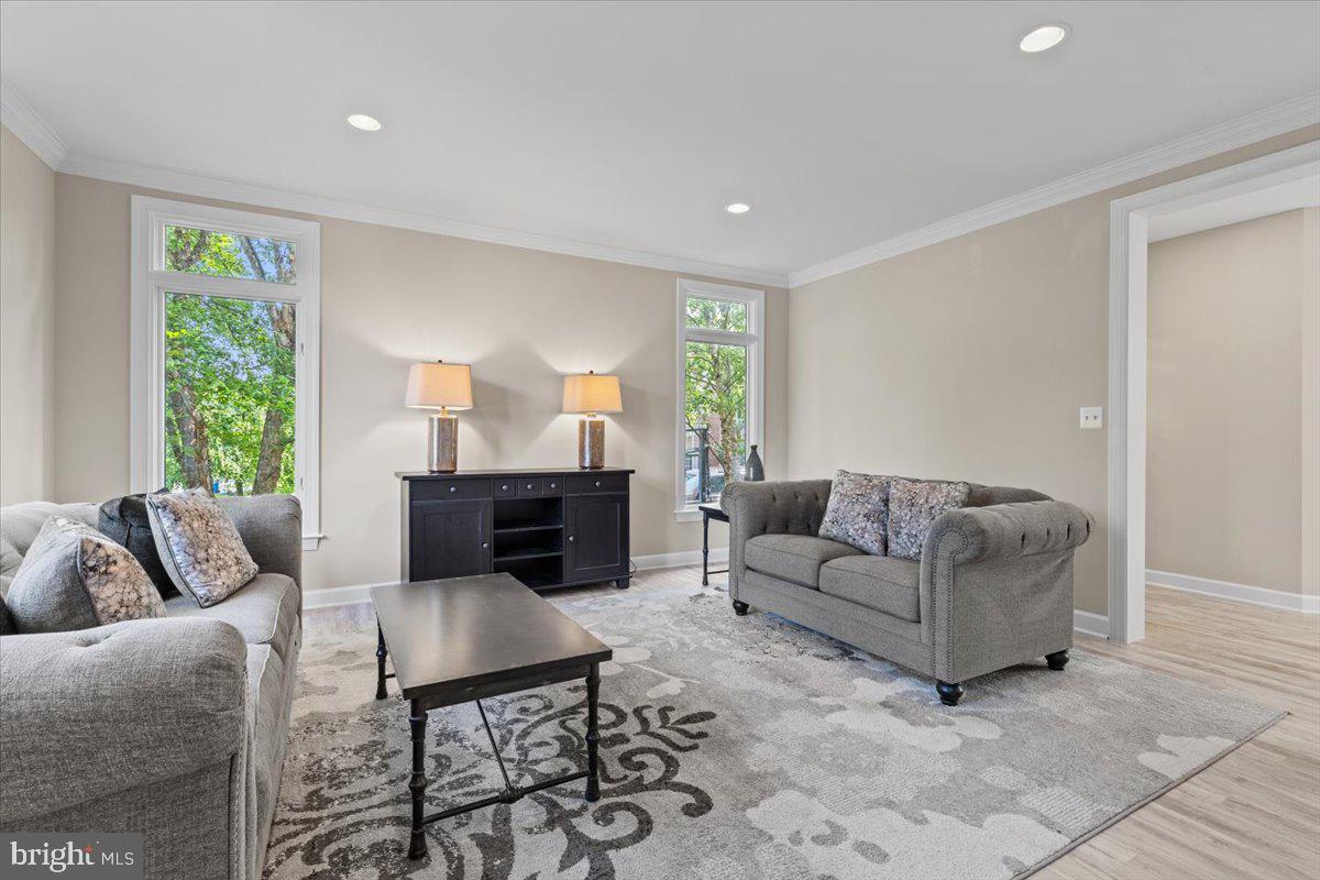 RED CEDAR WEST - Residential