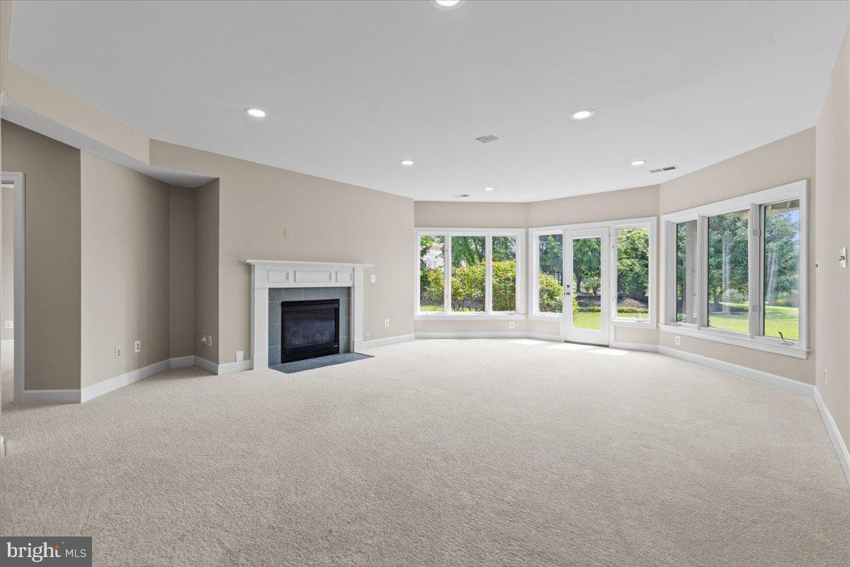 RED CEDAR WEST - Residential