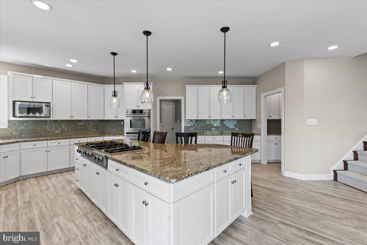 RED CEDAR WEST - Residential