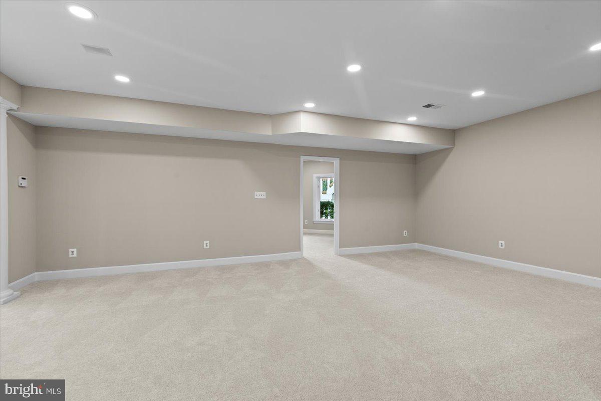 RED CEDAR WEST - Residential