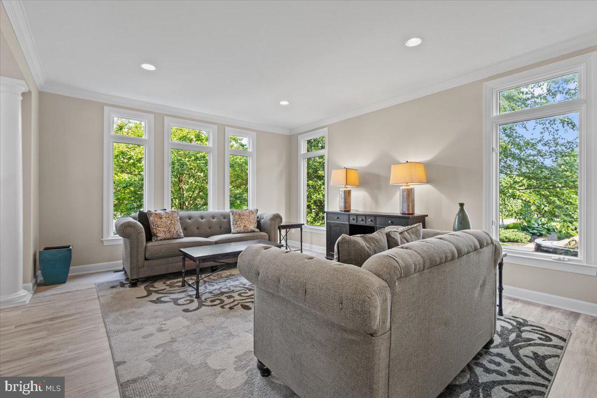 RED CEDAR WEST - Residential