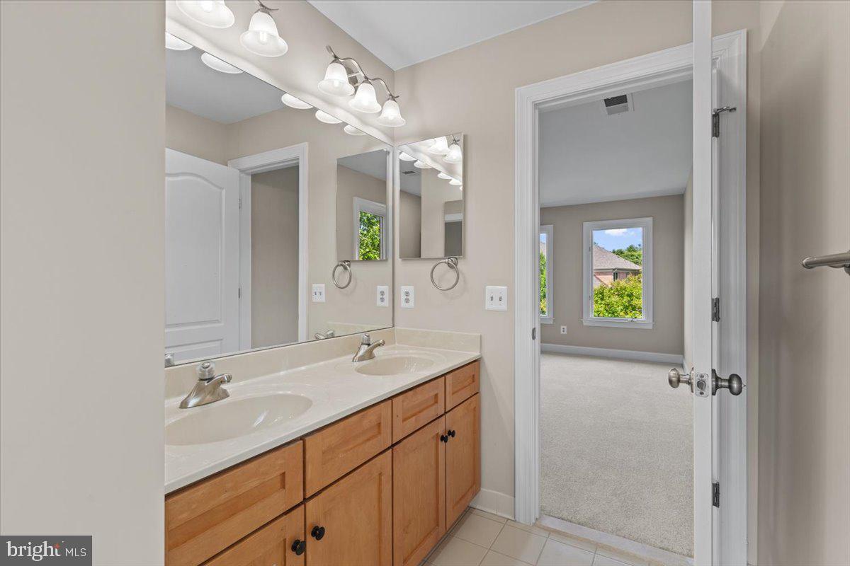 RED CEDAR WEST - Residential