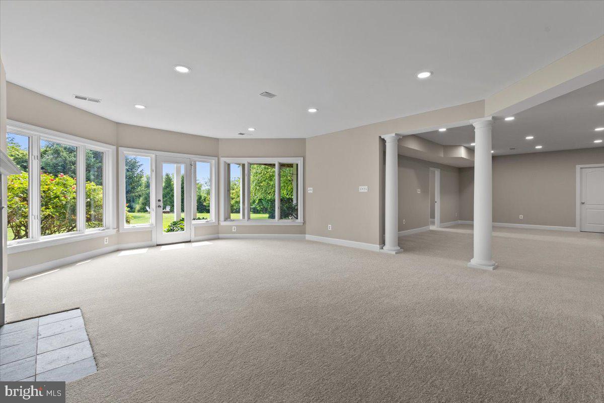 RED CEDAR WEST - Residential