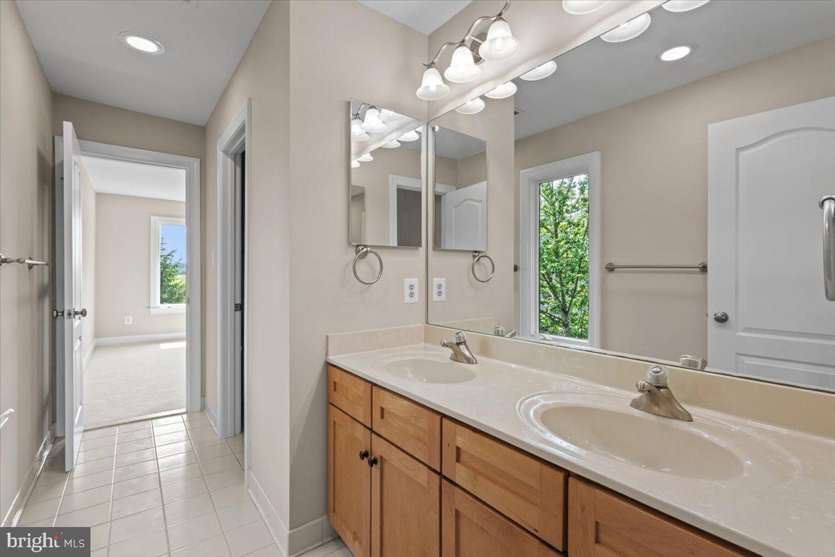 RED CEDAR WEST - Residential