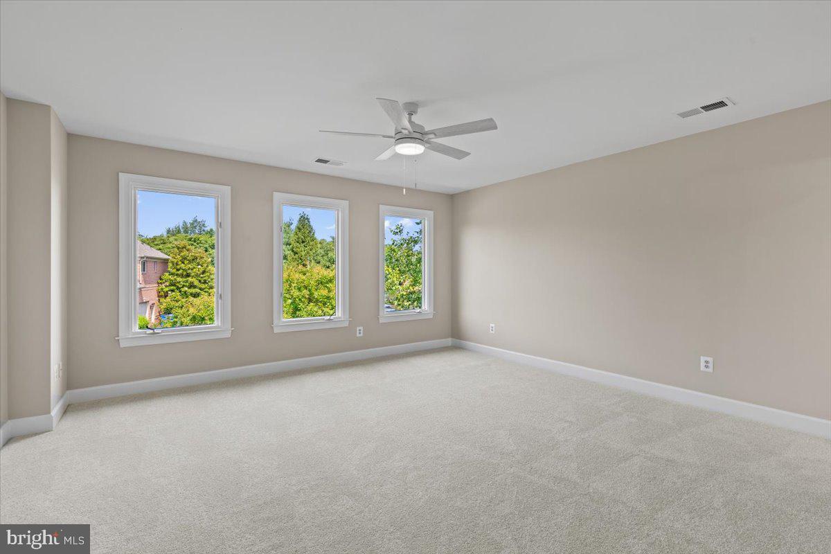 RED CEDAR WEST - Residential