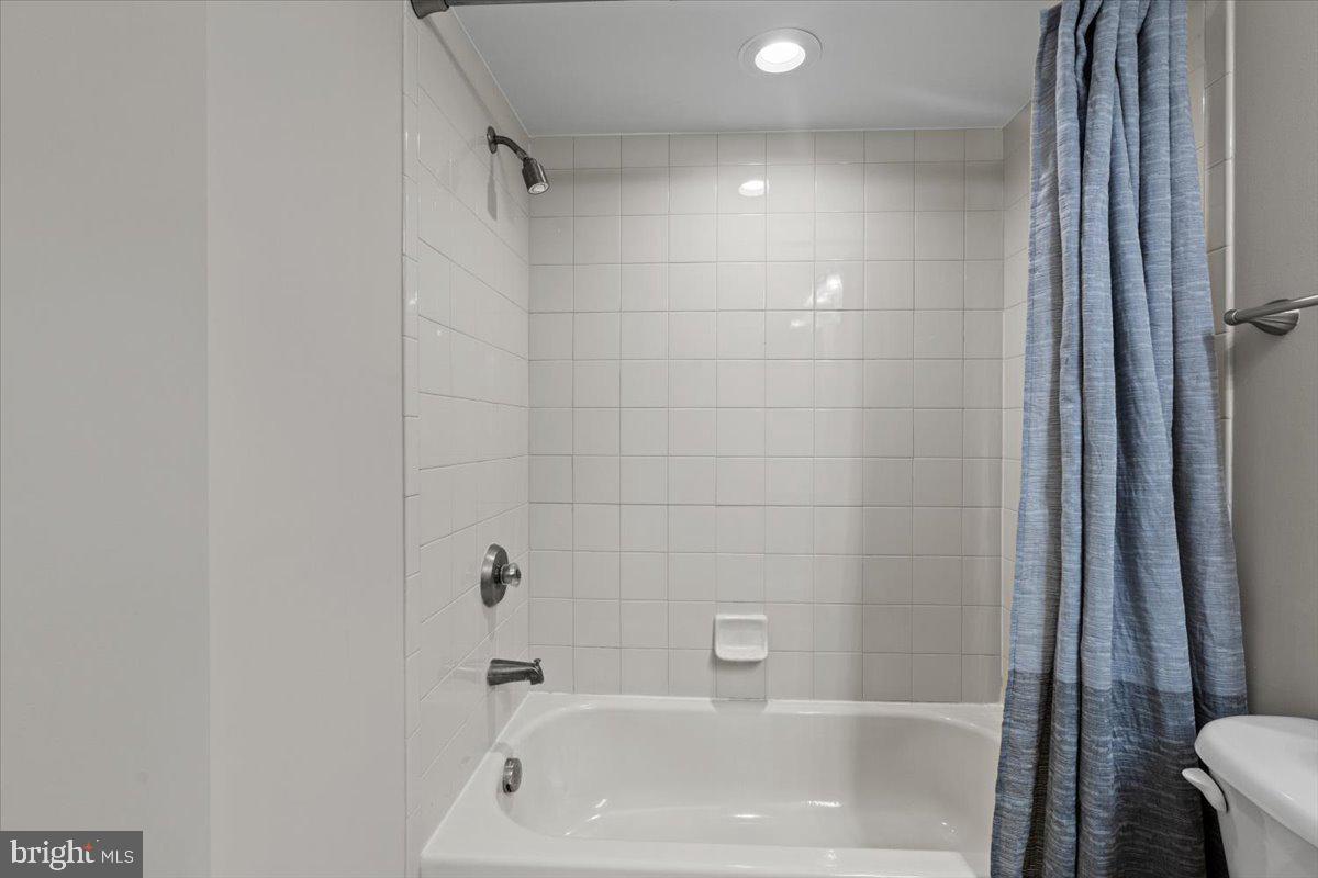 RED CEDAR WEST - Residential