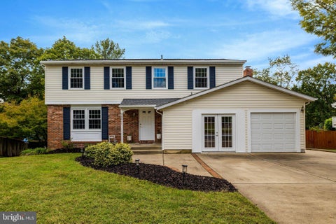 Photo of 13011 Farthingale Drive, HERNDON, VA 20171 (MLS # VAFX2346054)