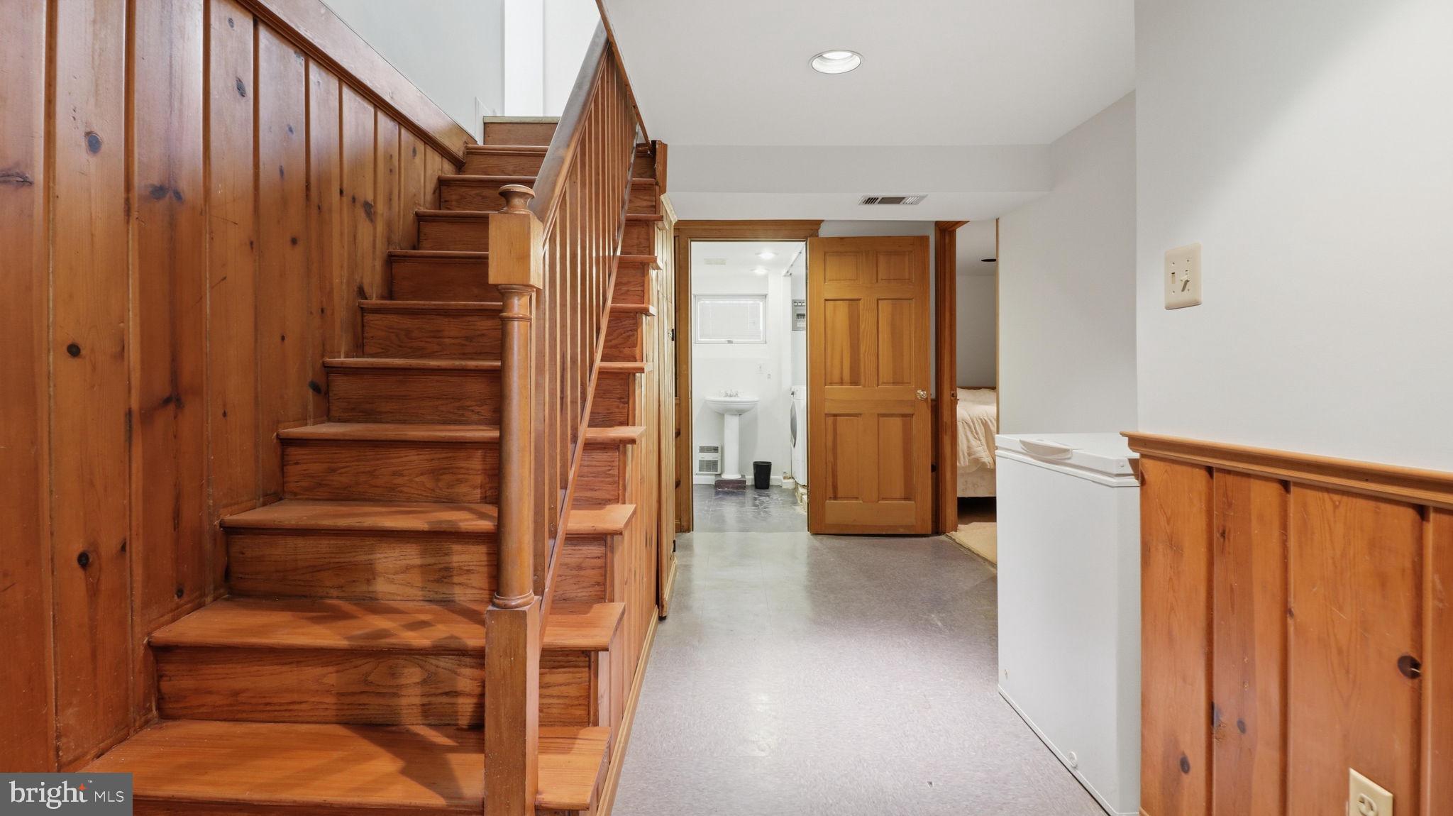 WHEATON HILLS - Residential