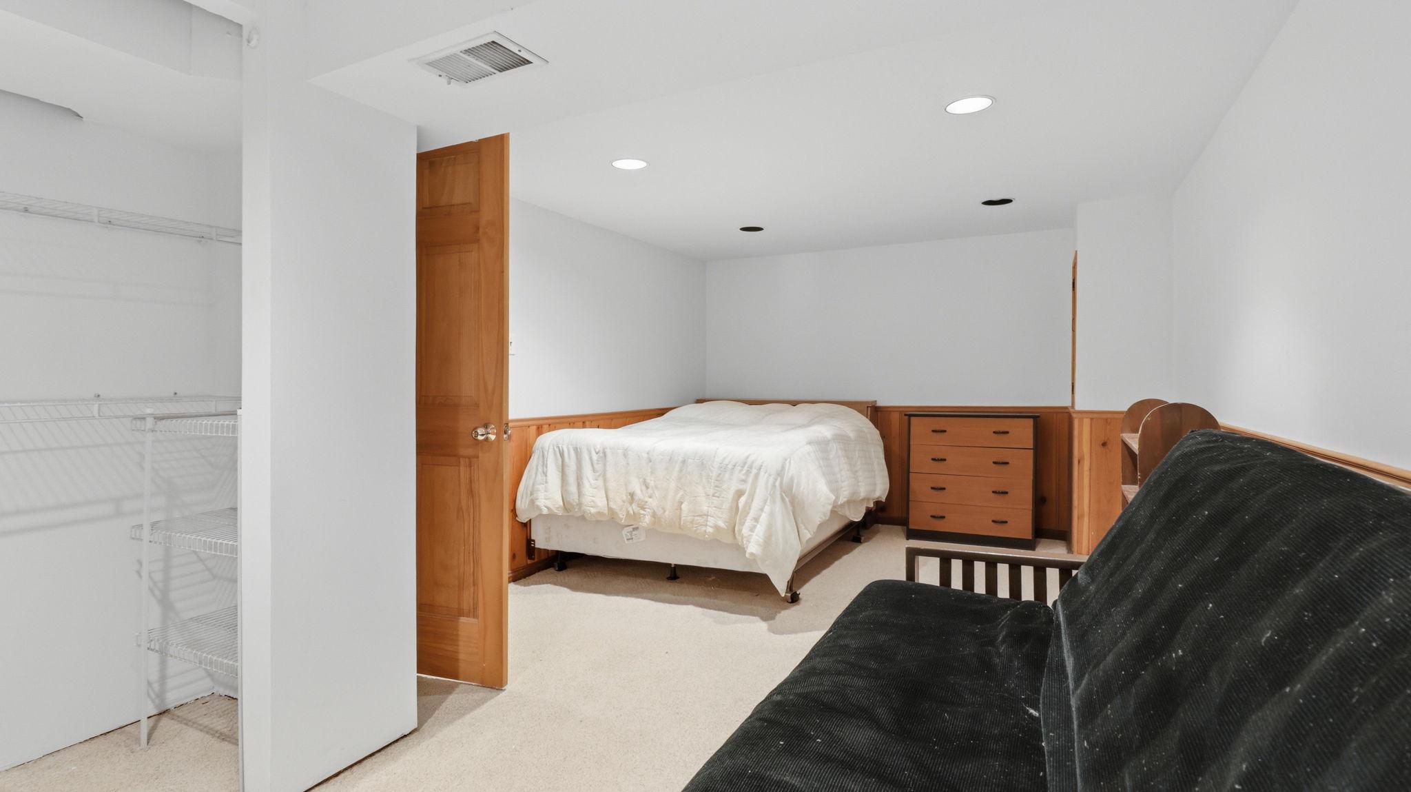 WHEATON HILLS - Residential
