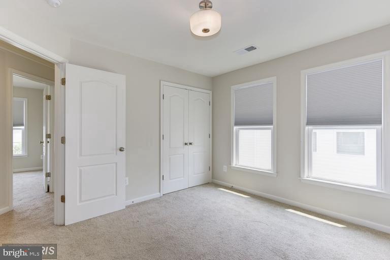 SIGNATURE AT BROADLANDS - Residential