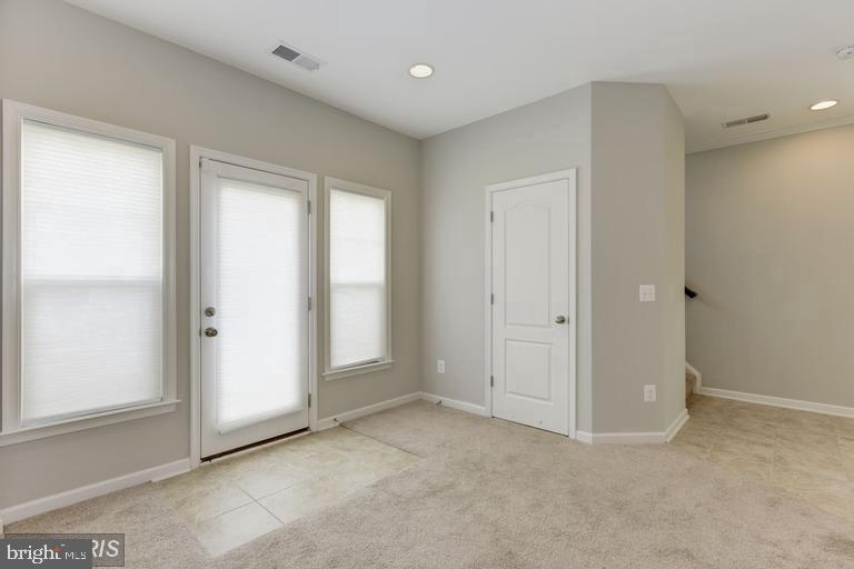 SIGNATURE AT BROADLANDS - Residential