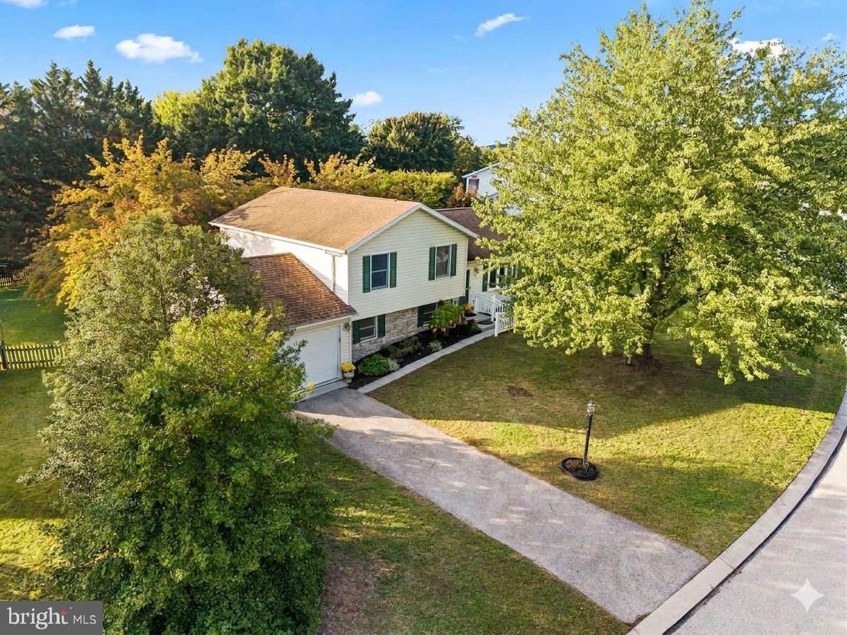 10 GARDENIA DRIVE