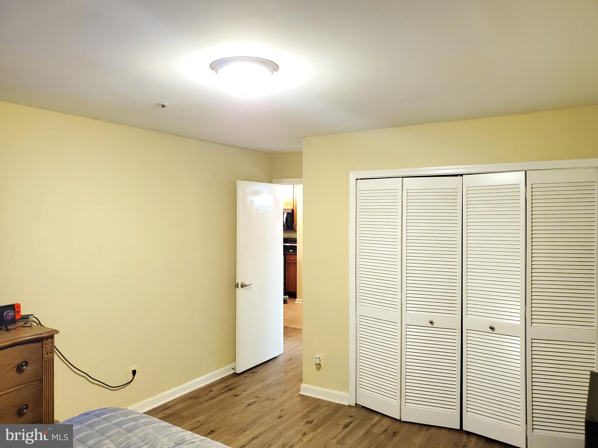 FOUR WINDS AT OAKTON - Residential