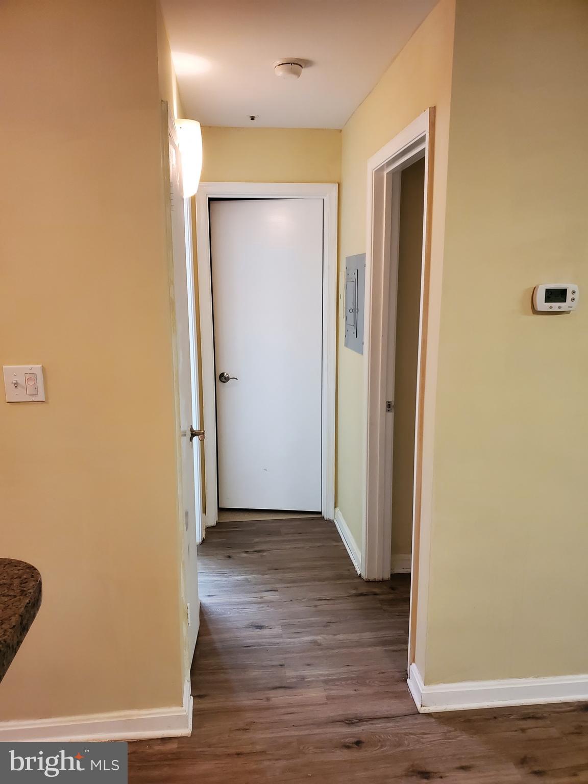 FOUR WINDS AT OAKTON - Residential