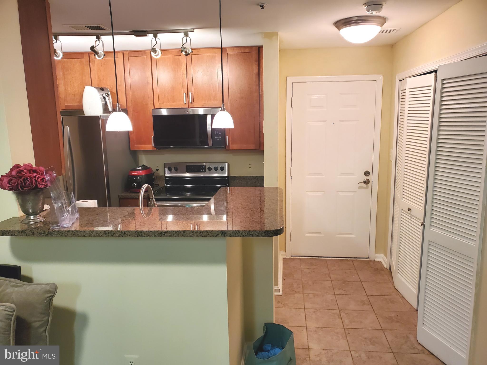 FOUR WINDS AT OAKTON - Residential