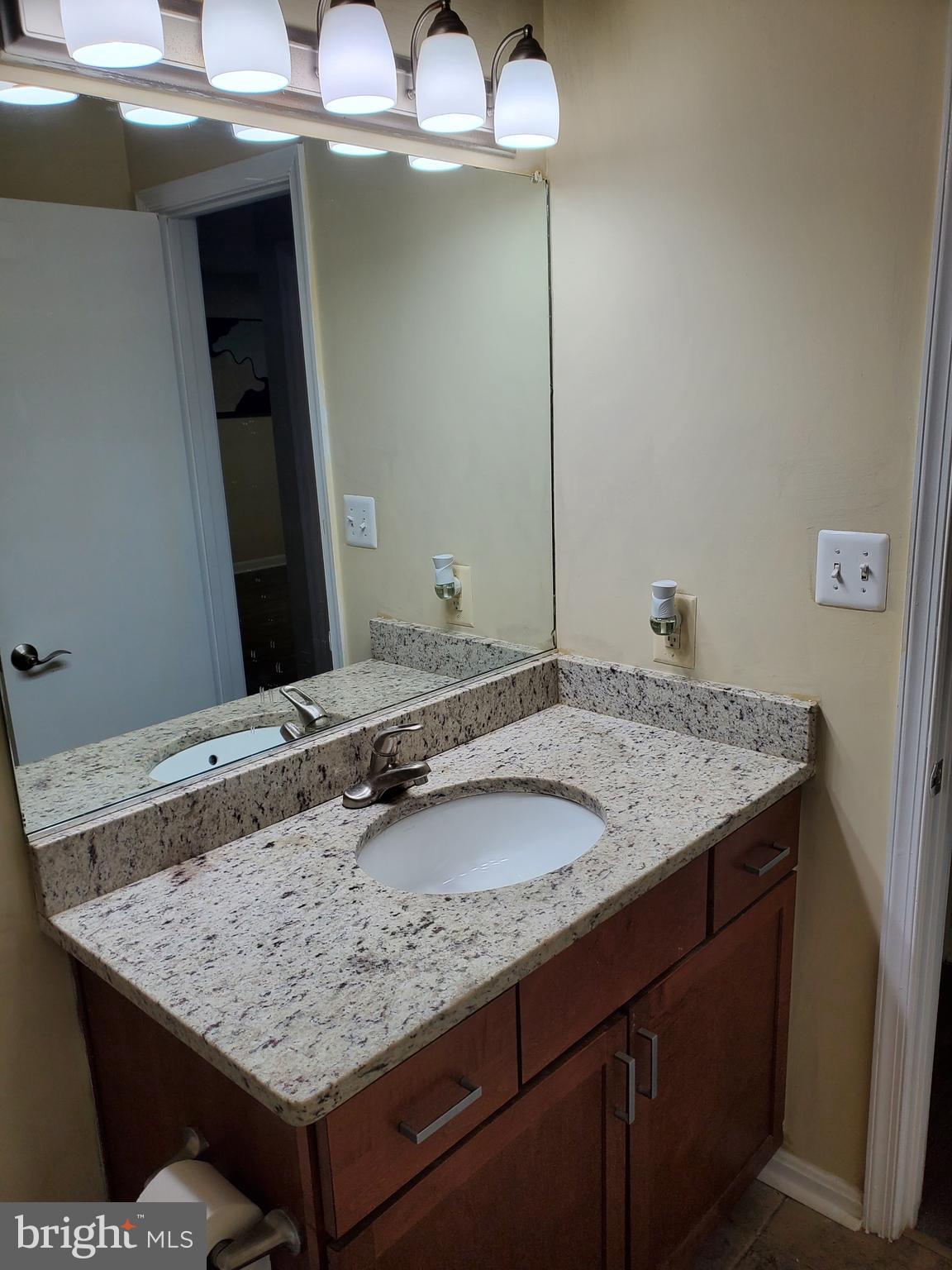 FOUR WINDS AT OAKTON - Residential