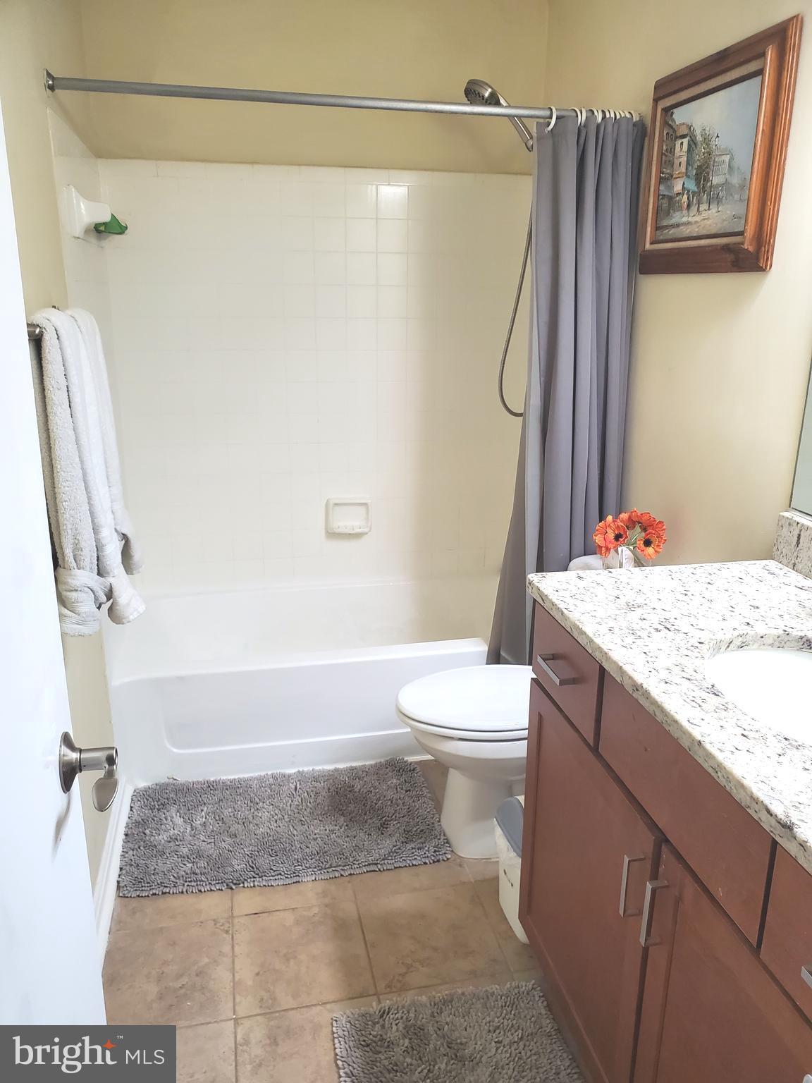 FOUR WINDS AT OAKTON - Residential