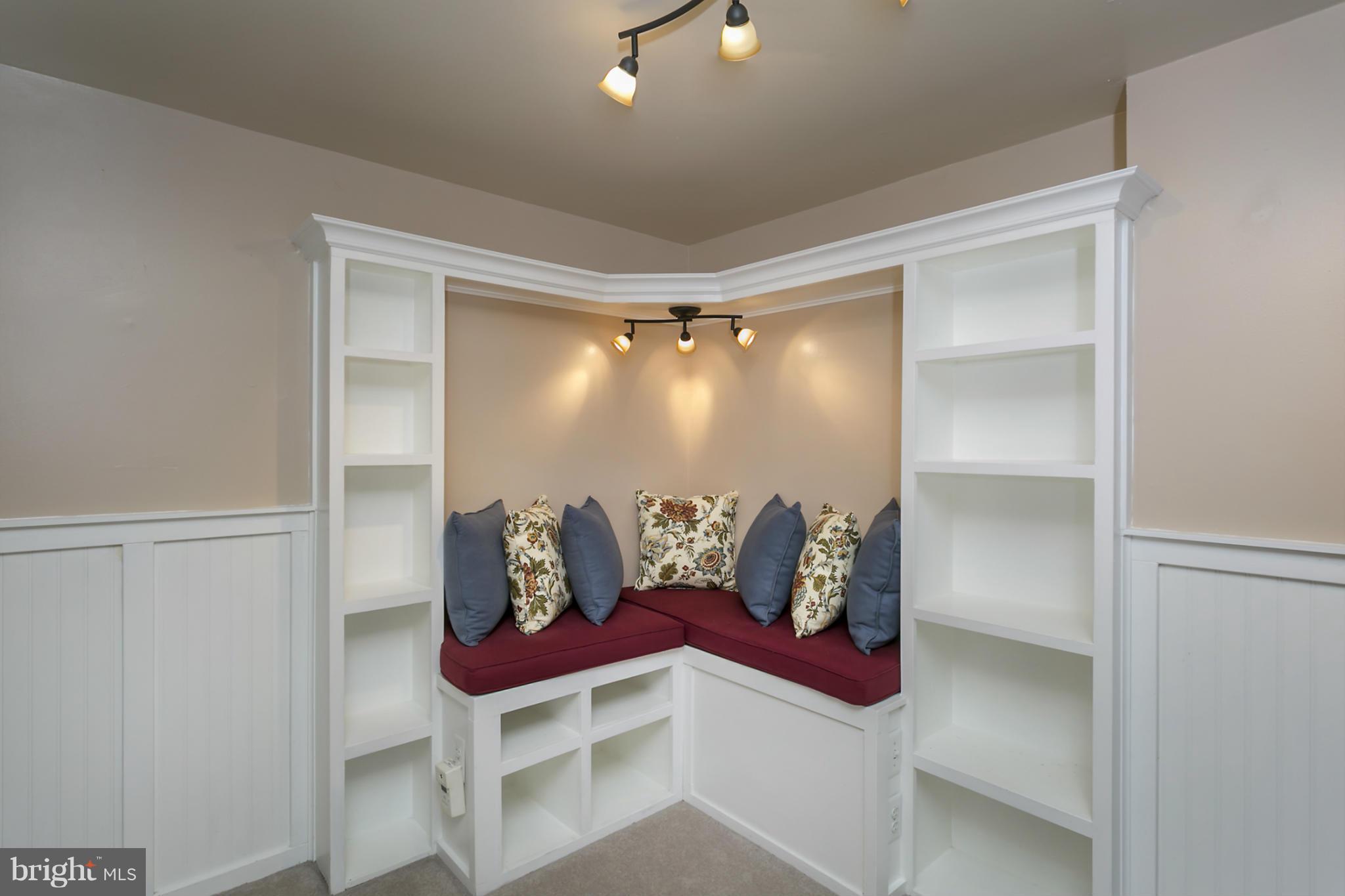 VILLAGE OF HARPERS CHOICE - Residential