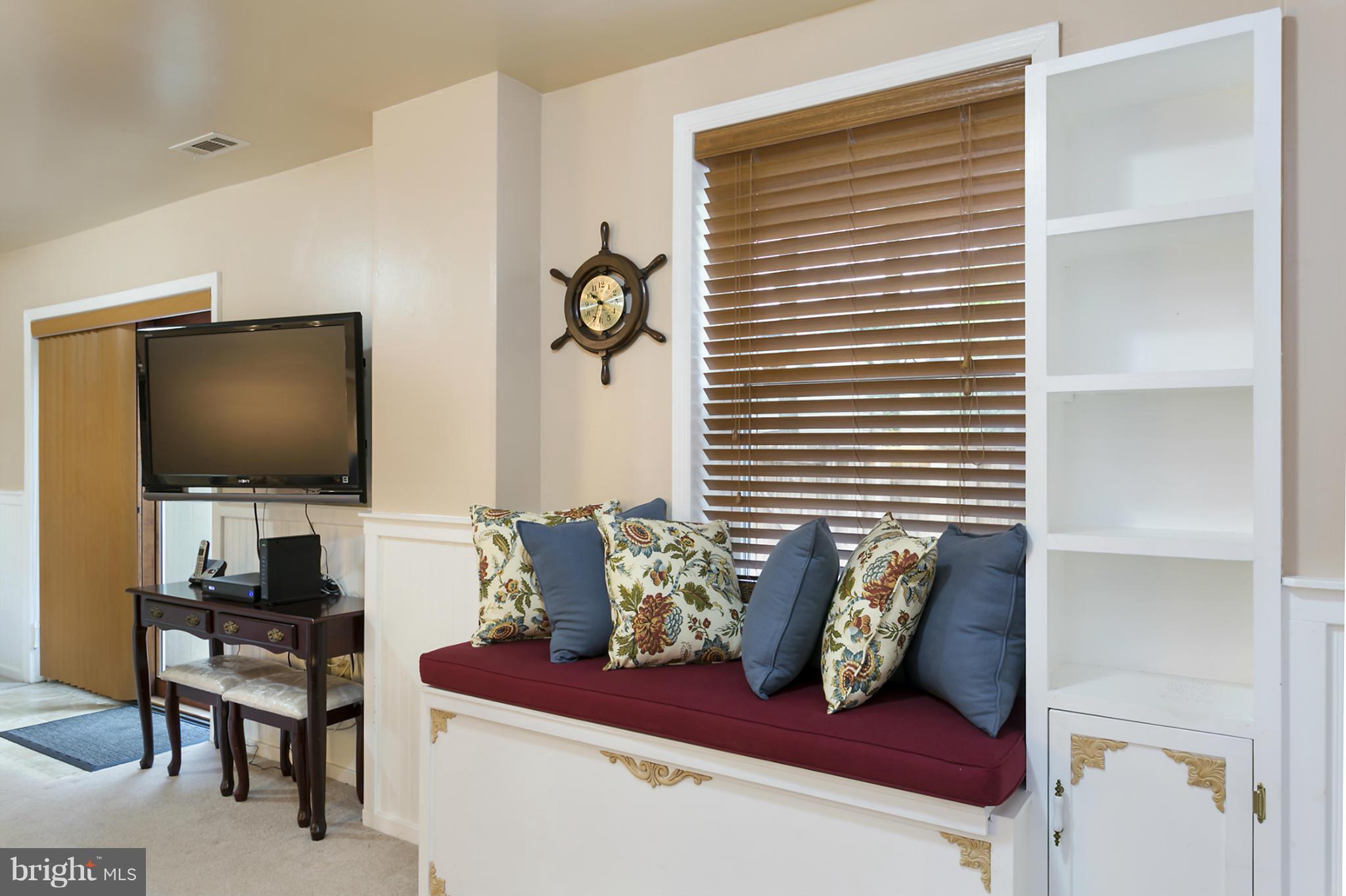 VILLAGE OF HARPERS CHOICE - Residential