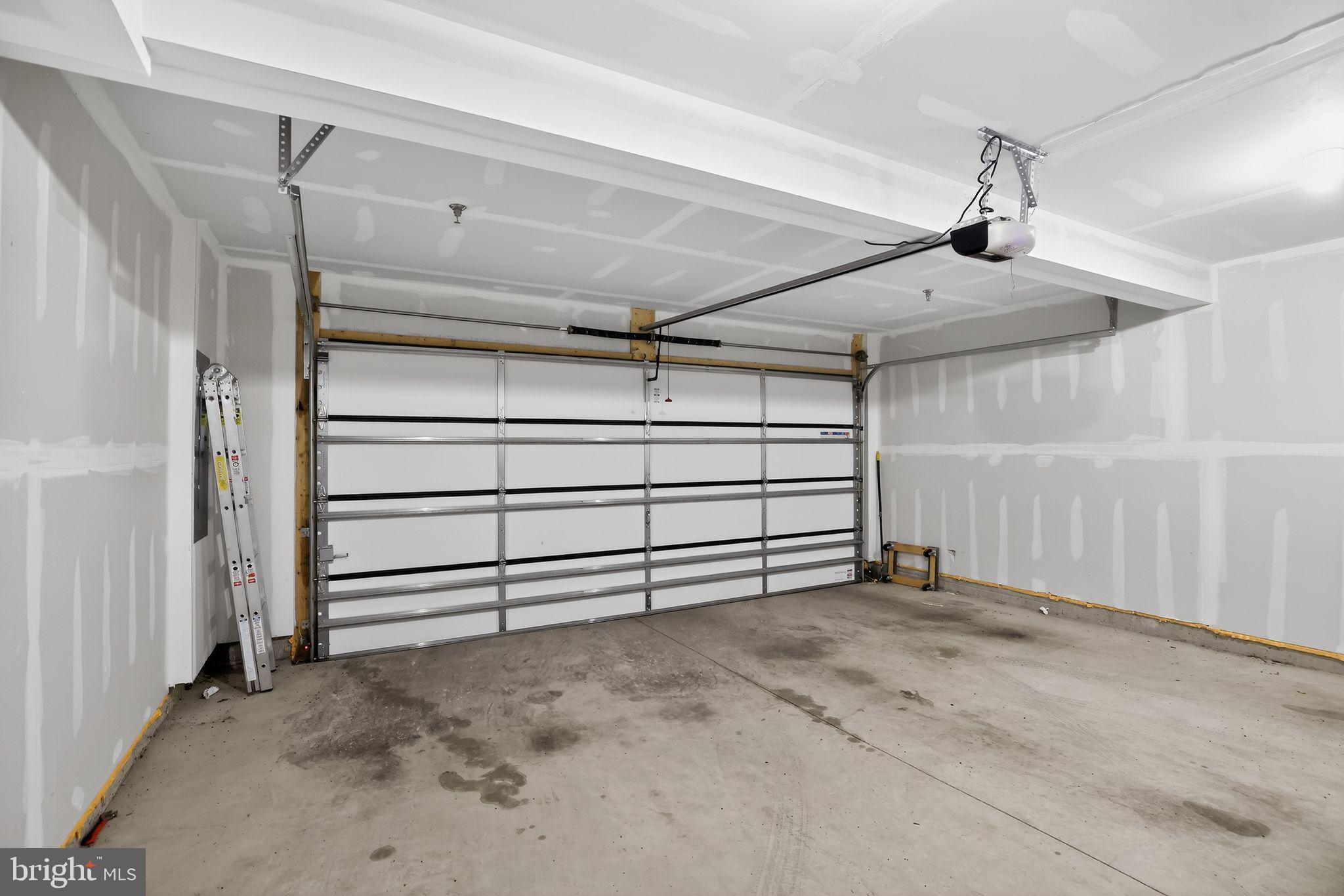 BANNER ROW - Residential