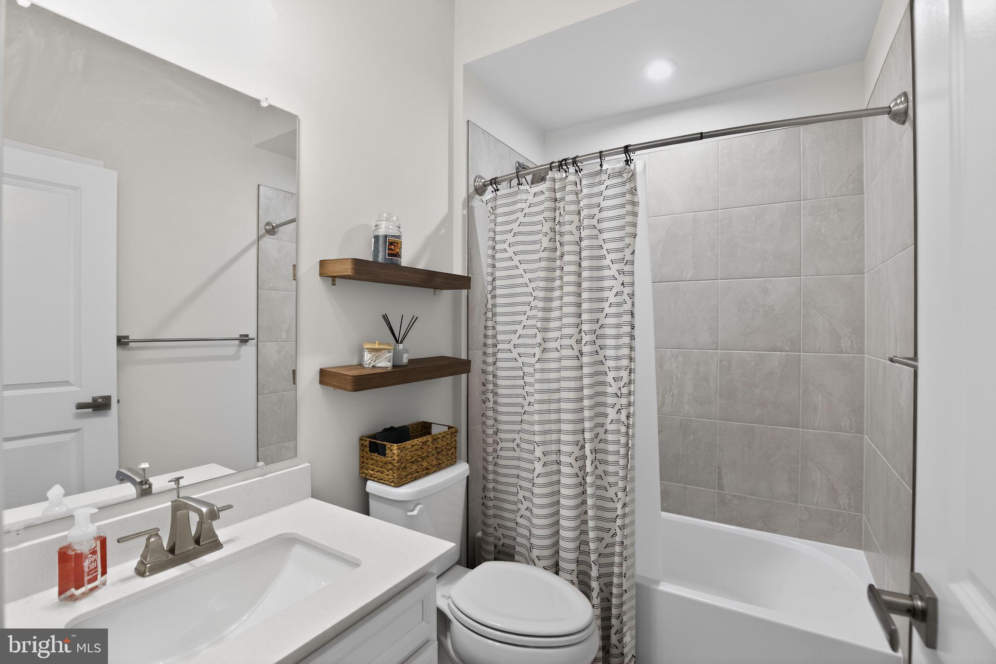 BANNER ROW - Residential