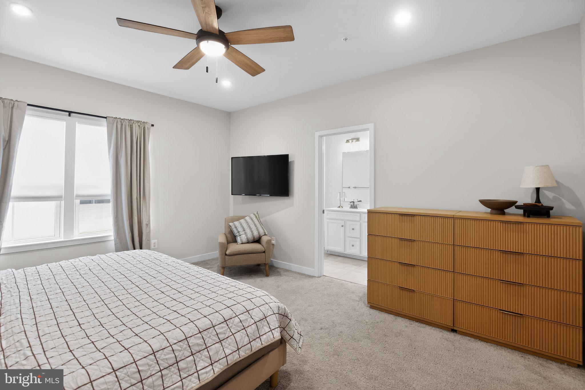 BANNER ROW - Residential