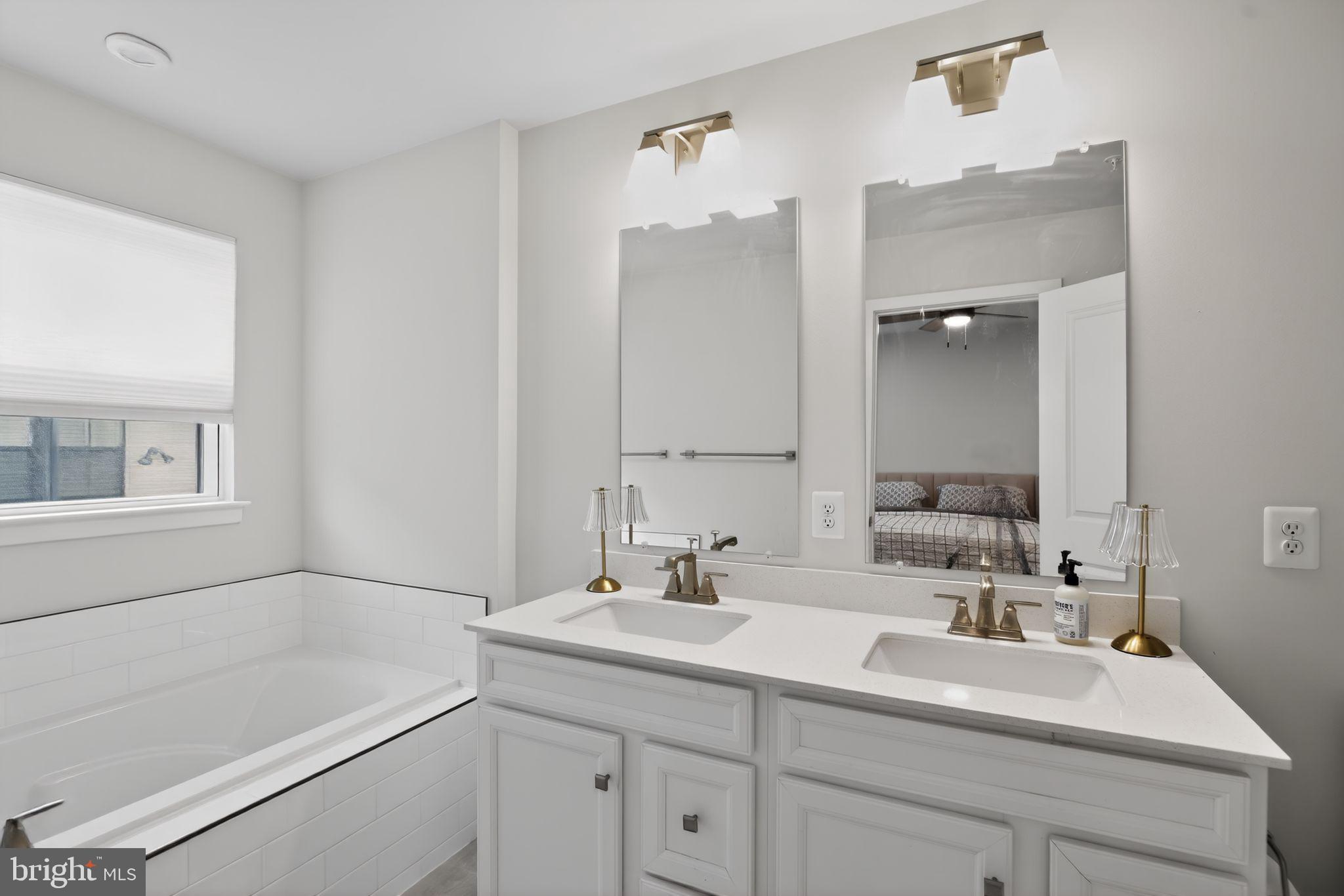 BANNER ROW - Residential